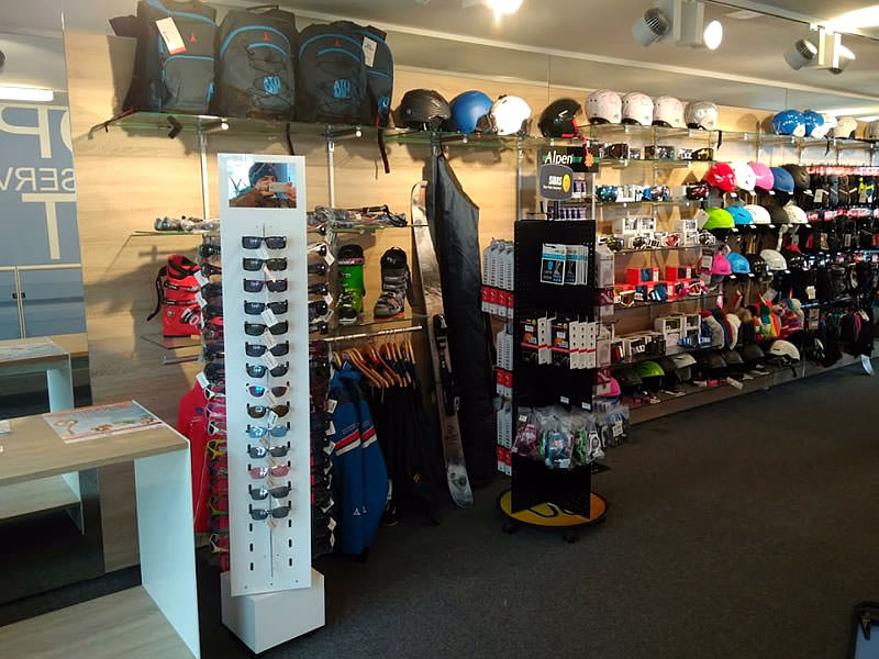Skiverhuur winkel Rent and go Sestriere in Via Pinerolo, 2, Sestriere